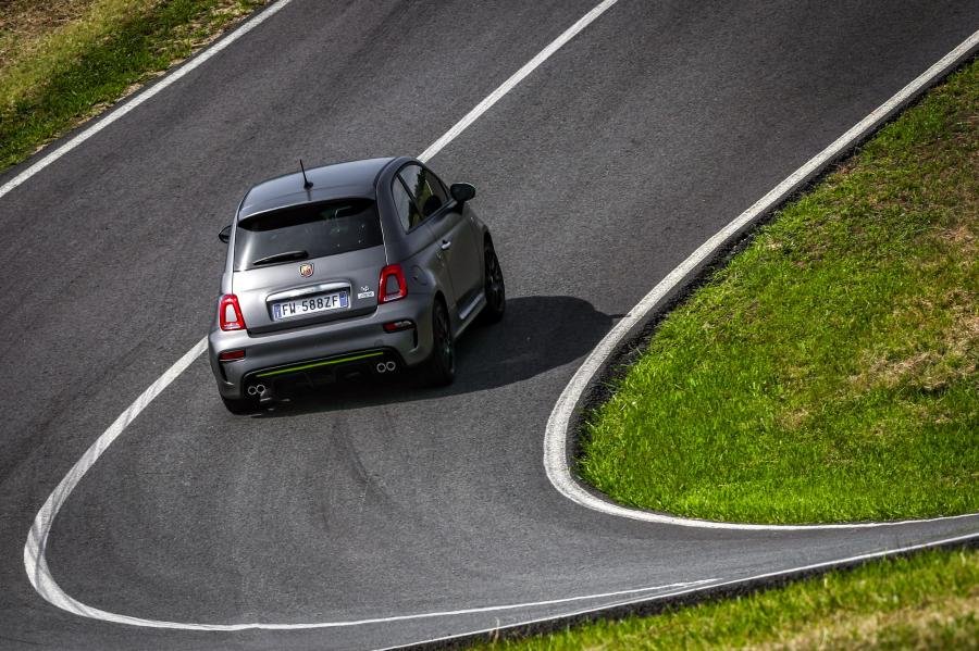  Abarth 595 Pista 70esimo Anniversario (312) 2019 года  (фото 8 из 35)
